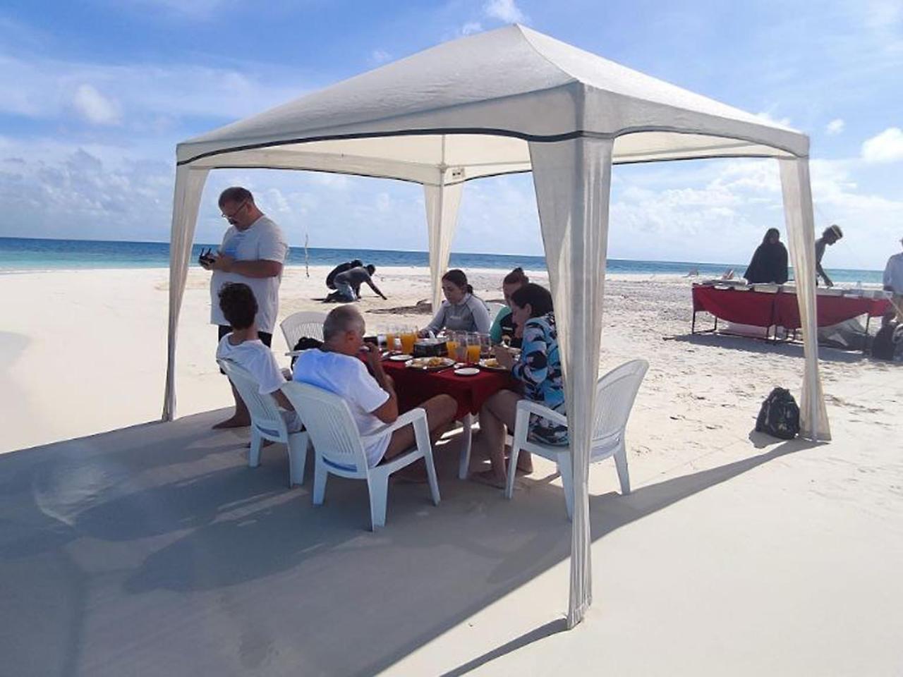 Rindali - The Speedboat From Male To The Hotel Departs At 1130 Every Monday Thursday And Saturday And From The Hotel To Male At 0630 And Five Domestic Flights Are Available Every Day Olhuveli  Exterior foto